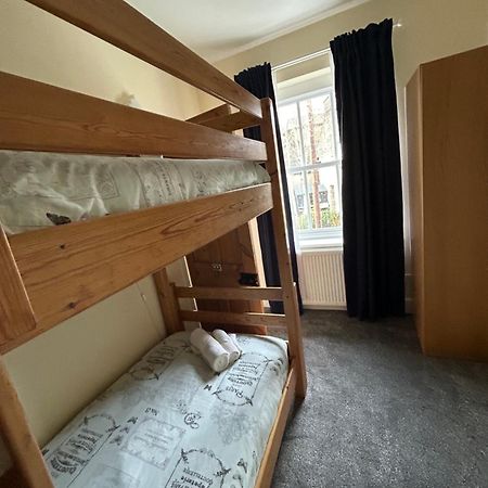 The Buxton Retreat A Luxurious 3-Storey Townhouse With Four Poster Bed And Double Jacuzzi Bath" Bagian luar foto