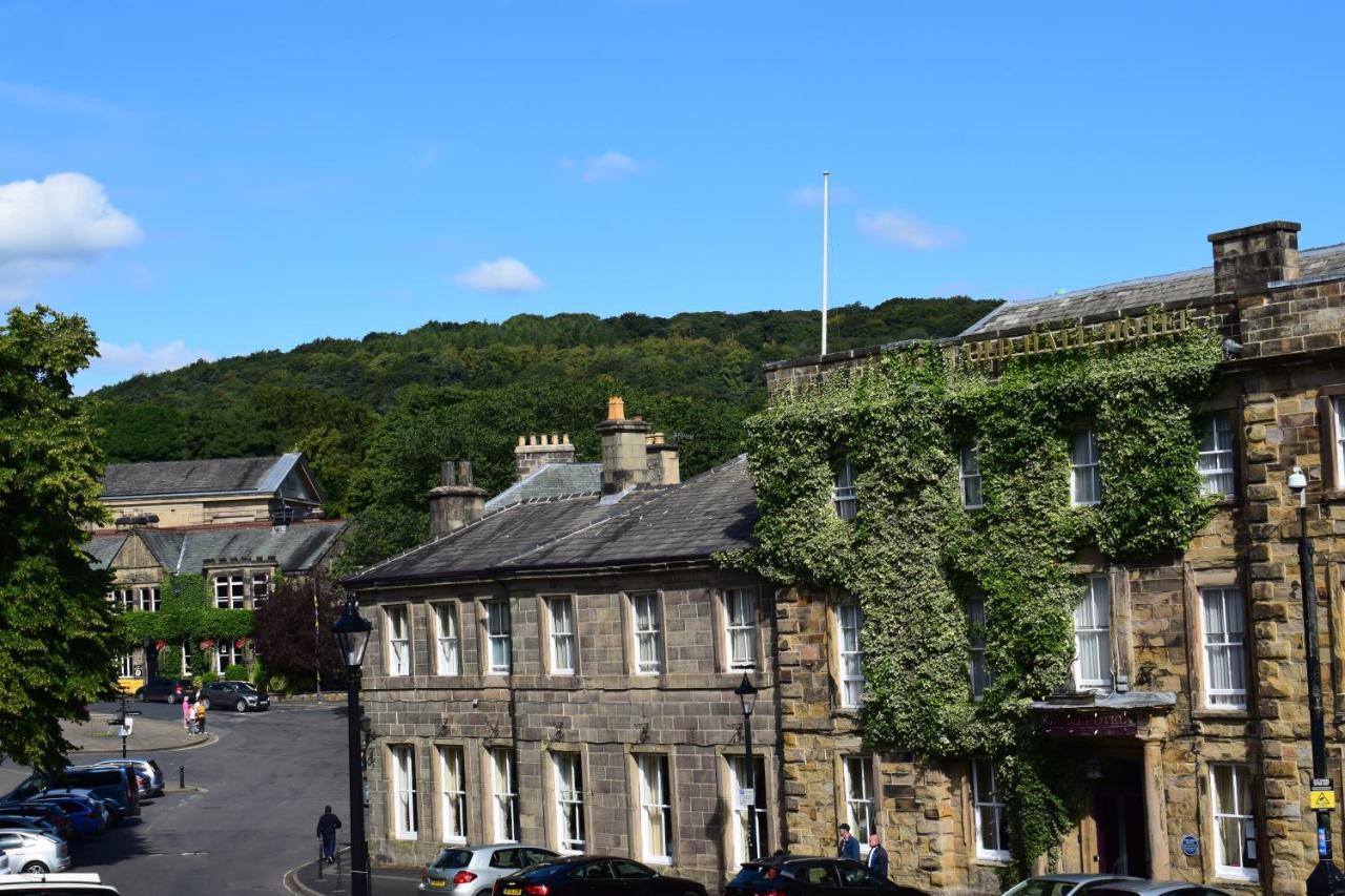 The Buxton Retreat A Luxurious 3-Storey Townhouse With Four Poster Bed And Double Jacuzzi Bath" Bagian luar foto