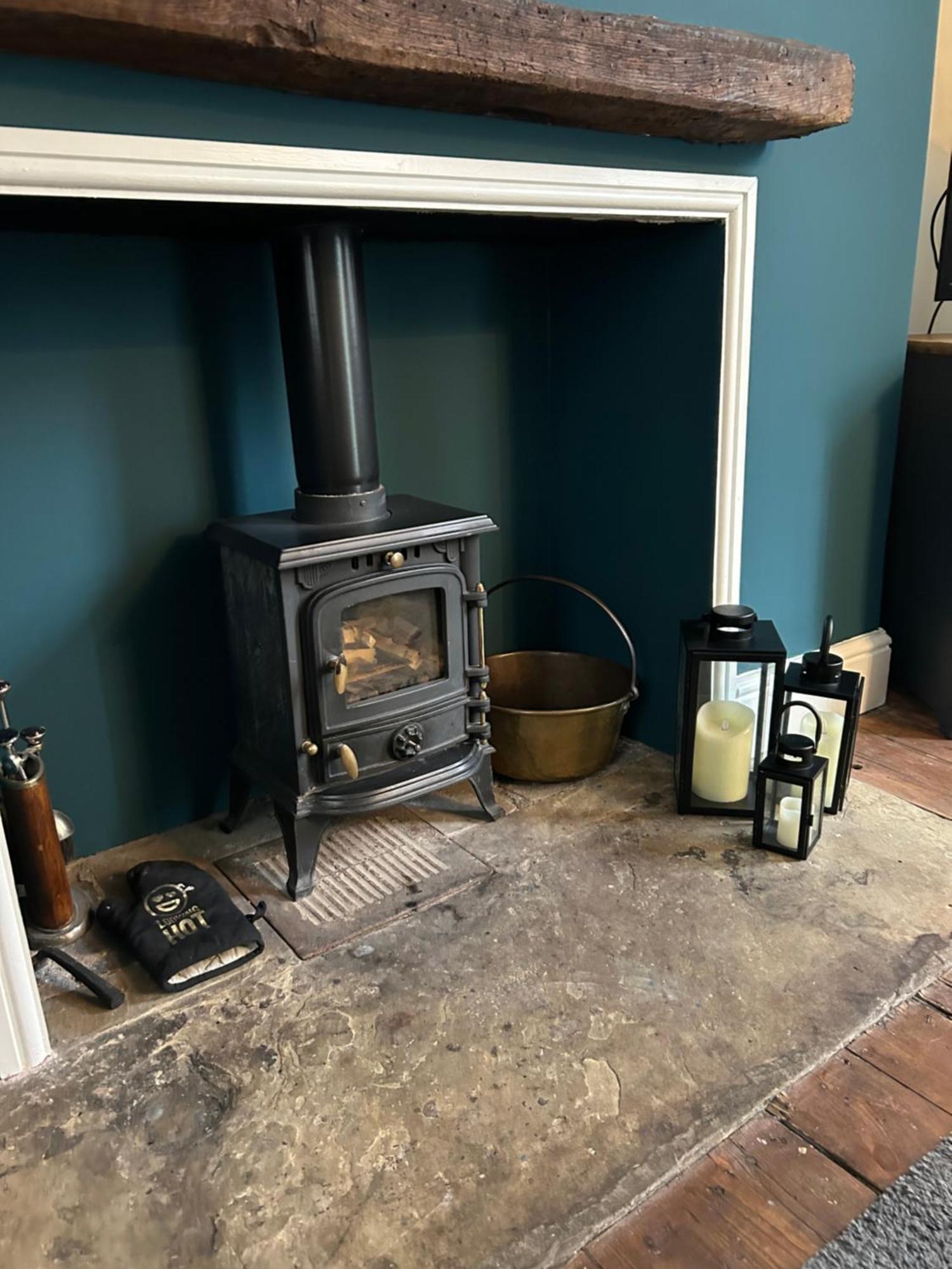 The Buxton Retreat A Luxurious 3-Storey Townhouse With Four Poster Bed And Double Jacuzzi Bath" Bagian luar foto