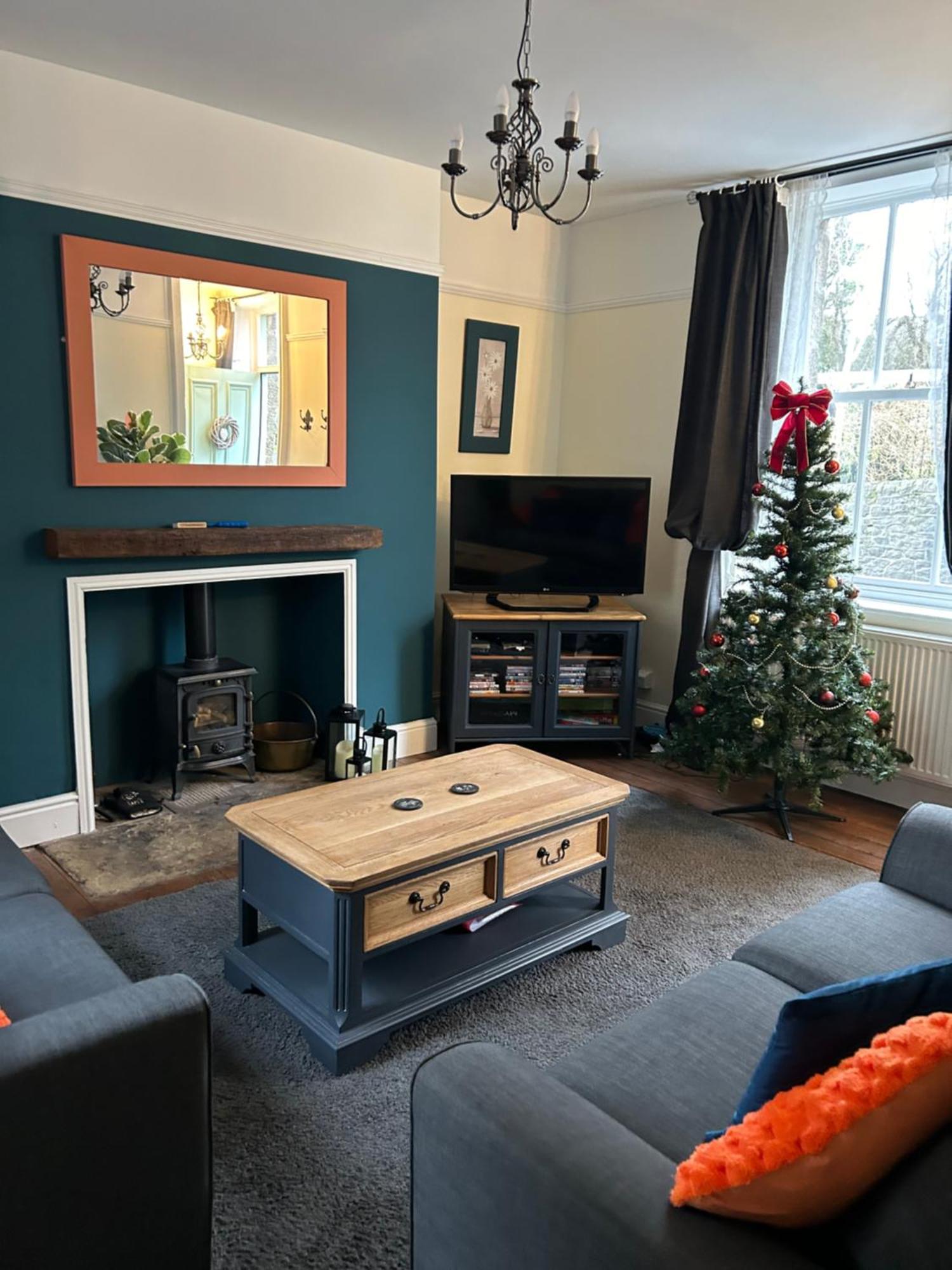 The Buxton Retreat A Luxurious 3-Storey Townhouse With Four Poster Bed And Double Jacuzzi Bath" Bagian luar foto